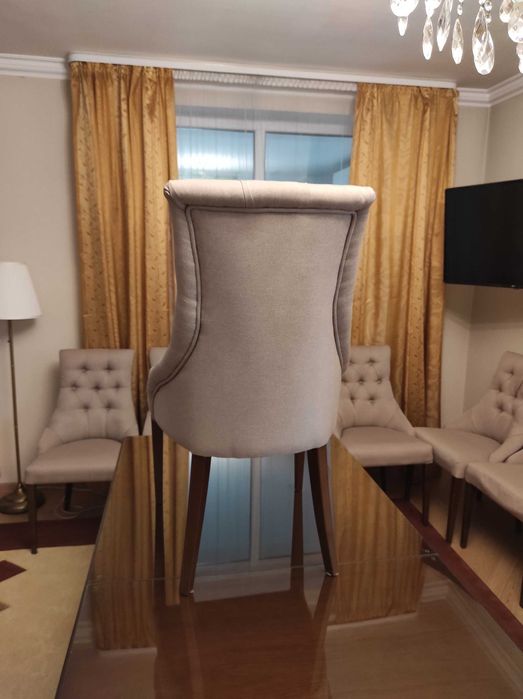 Стол со стульями в гостиную