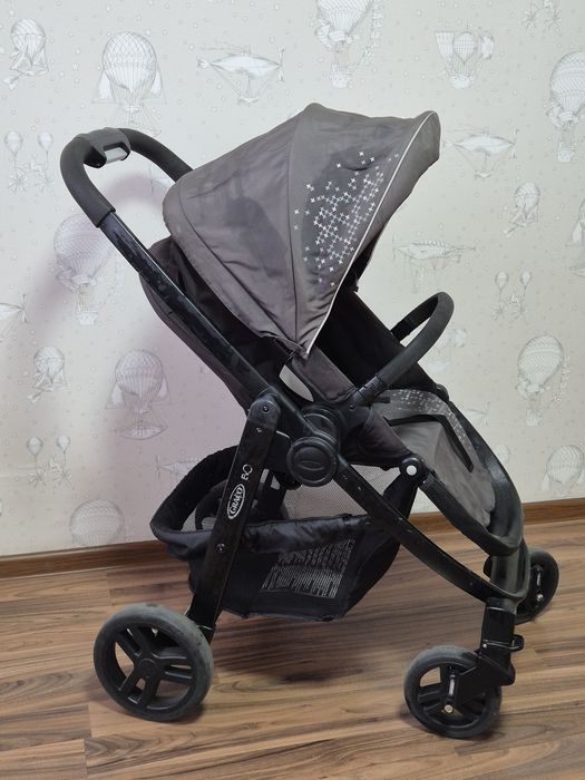 Продам коляску Graco