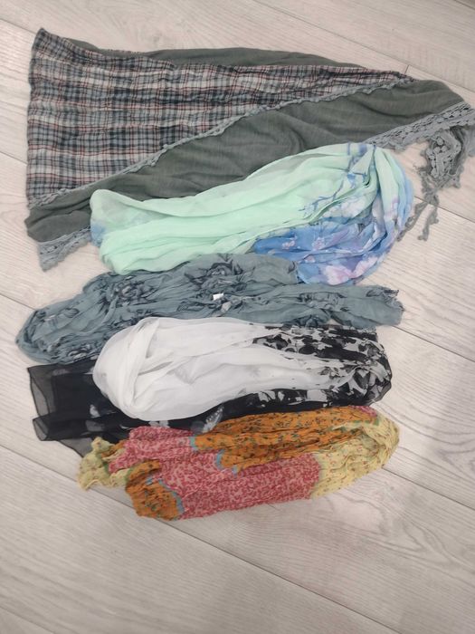 Лот дамски шалове