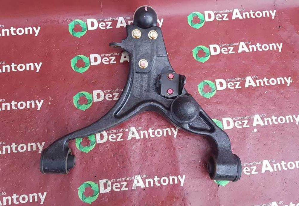 Brat suspensie dreapta fata NOU ORIGINAL Mitsubishi Pajero