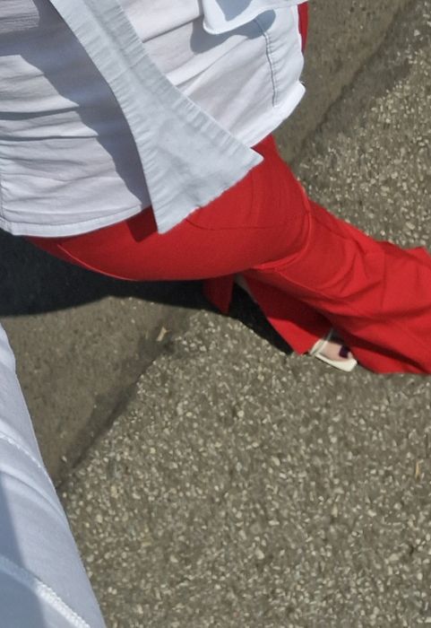 Pantaloni Breshka