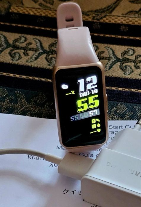 Продам Huawei band 6