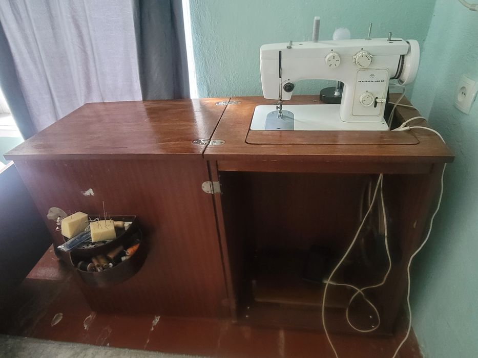 Швейная машинка Чайка