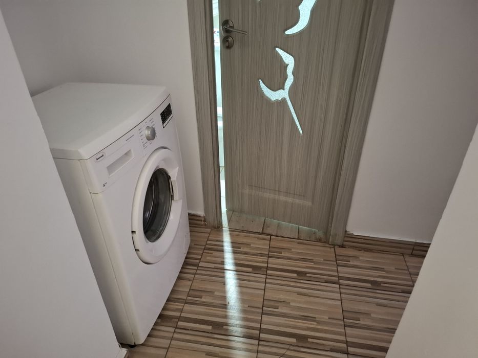 Închiriez  apartament