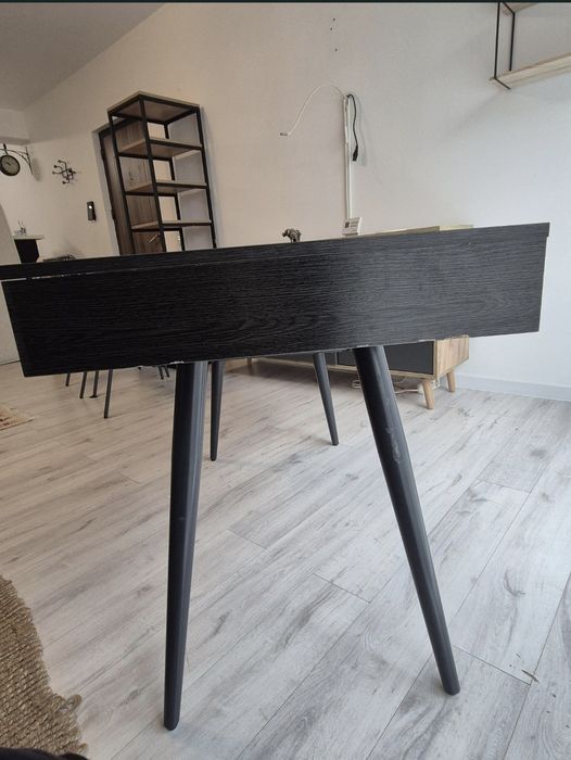 Birou de lemn maro închis