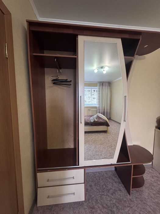 Продам шкаф прихожку