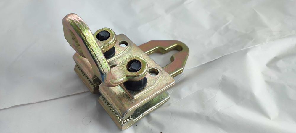 скоба за дозер-кука