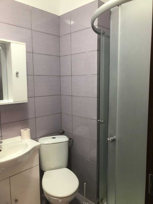 Dau in chirie apartament cu 3 camere in Iris