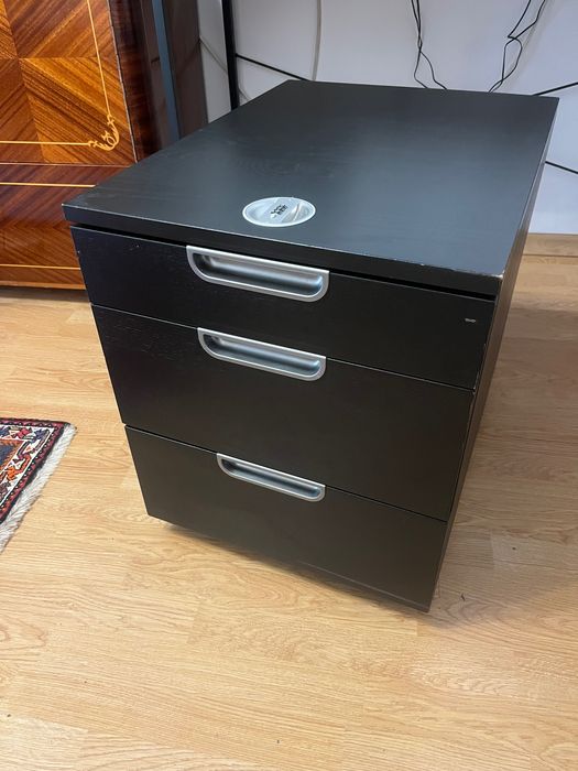 Casetiera/ rollbox/ comoda cu cifru si roti