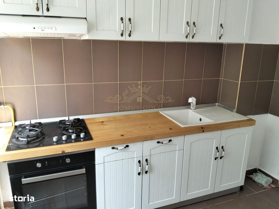 Vind apartament 3 camere in Gheorgheni .