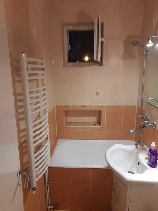 Inchiriez Apartament 2 CAMERE MOBILAT ET 2 DIN 4 Dambul Pietros