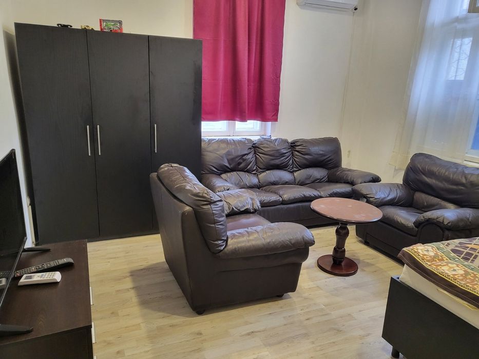 Дава се под наем  в Варна, Погреби - 30 кв.м за 270.3 € - Снимка #1