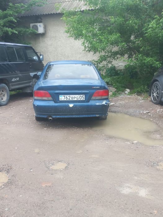 Mitsubishi Galant