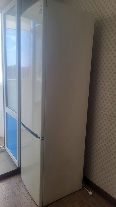 Холодильник сатылады