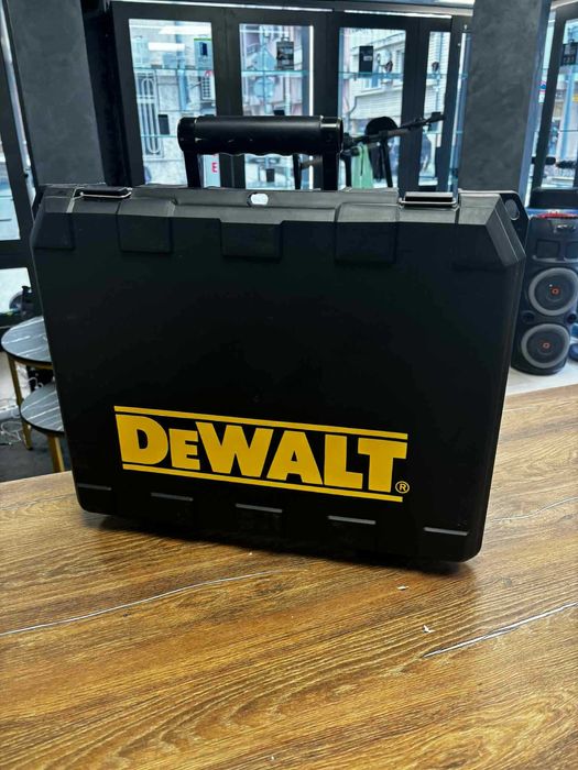 DeWALT D25413K, SDS-plus, 1000 W, 4.2 J, с куфар Чисто Нова