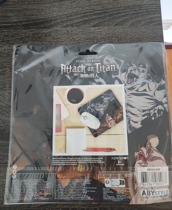 Mousepad Attack on Titan S4