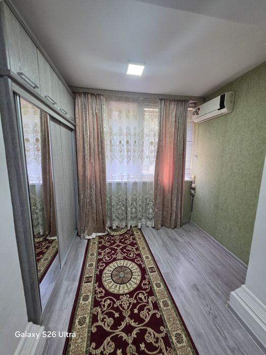 Срочно сотилади 2 хона 4 этаж 5 этажли домда 55кв.м Согдиана Медколедж