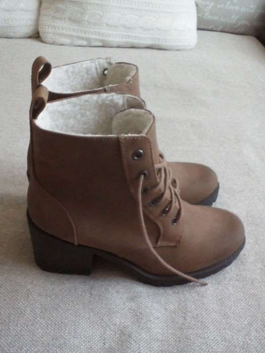 Ghete/ cizme captusite de iarna H&M 40