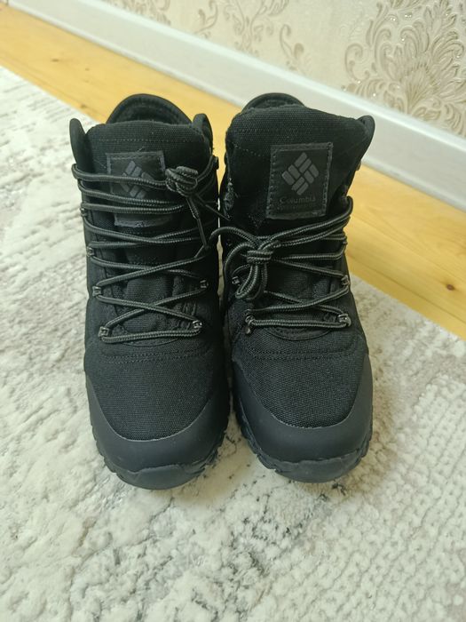 Женские зимние сапоги 40 раз.