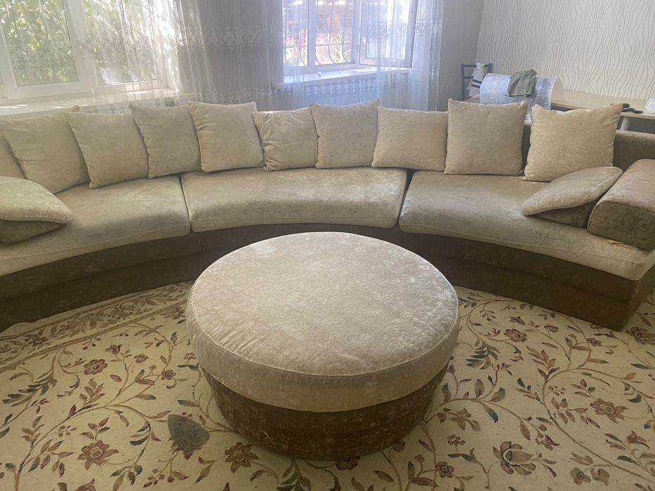 Продам диван полукруглый б/у