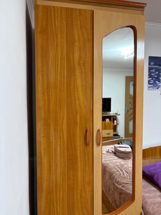 Mobila dormitor in stare buna