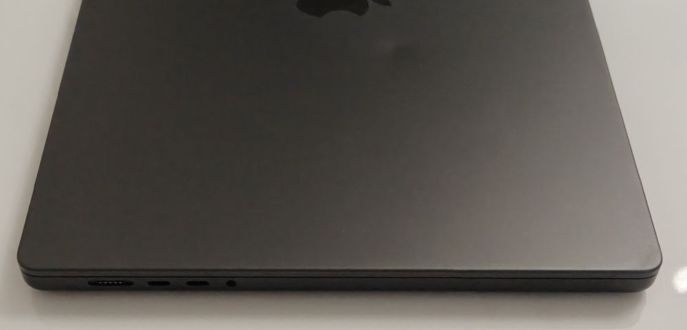 MacBook Pro 16 M5PRO 48/1TB 24 цикла