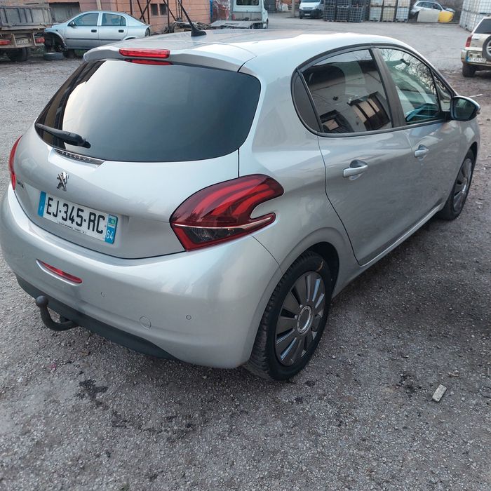 Пежо 208 1.6 BLUE HDI