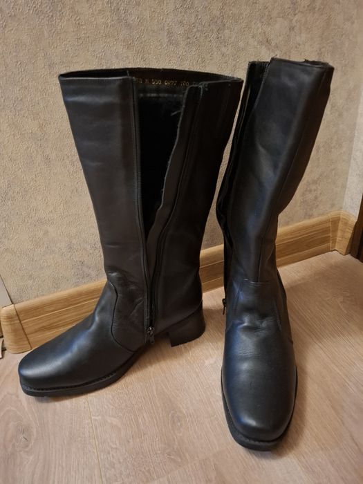 Продам женские сапожки