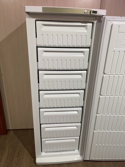 Морозильная камера INDESIT