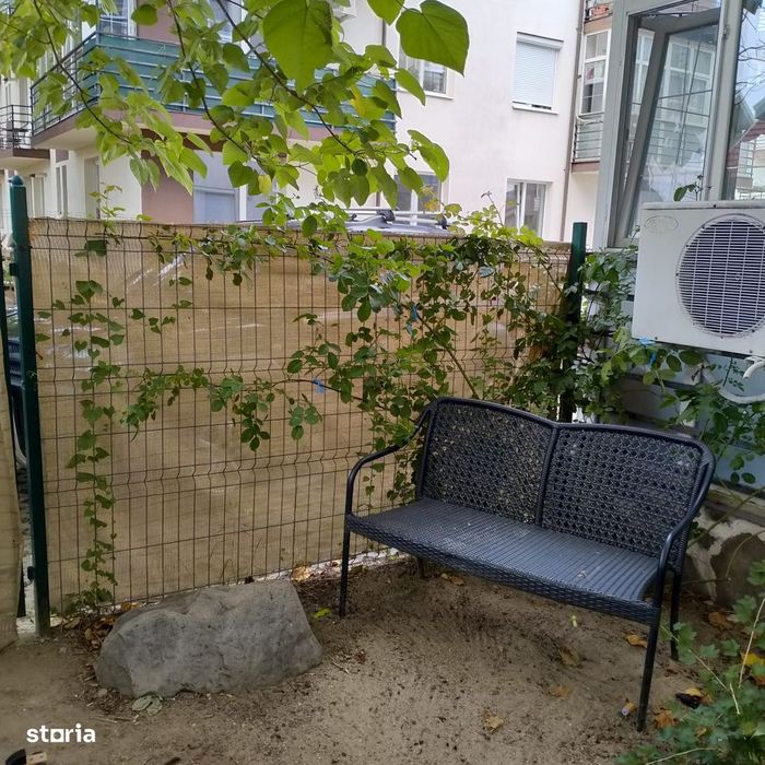 Apartament 2 camere la parter cu curte proprie în proprietate