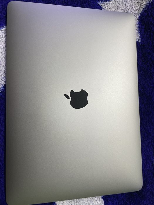 MacBook Air m1 8/256 состояние нового