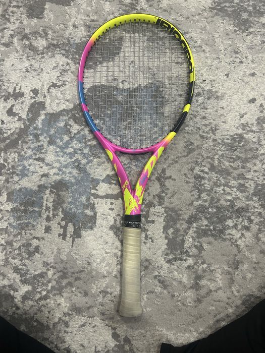 Теннисная ракетка
