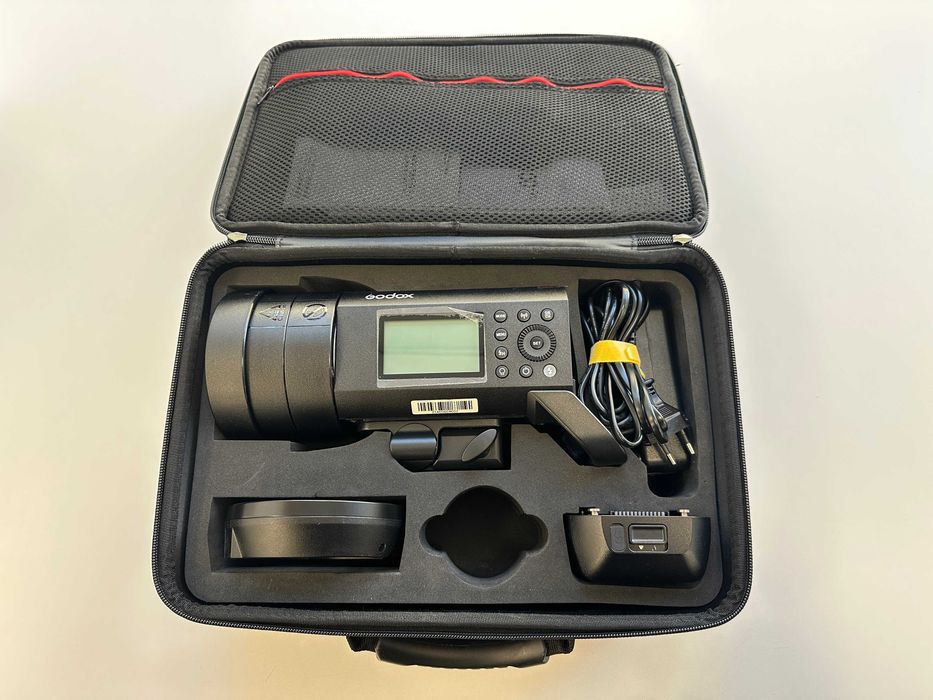 Godox AD400 Pro светкавица