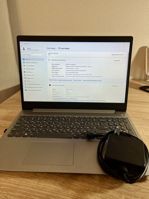 Ноутбук Lenovo IdeaPad 3 / Core i3