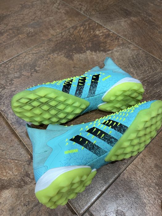 Продам бутсы сороконожки