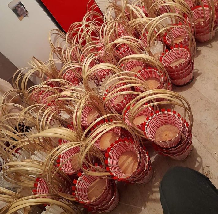 Coșulețe pentru aranjamente florale