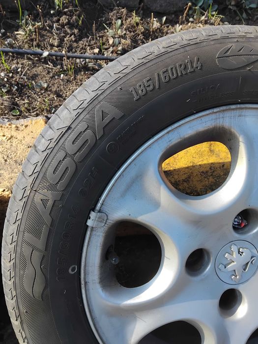 Летни гуми с ляти джанти 14 цола Пежо 206