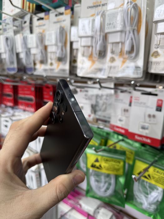 S23Ultra. 12/256GB 1simkartasi ótgan.