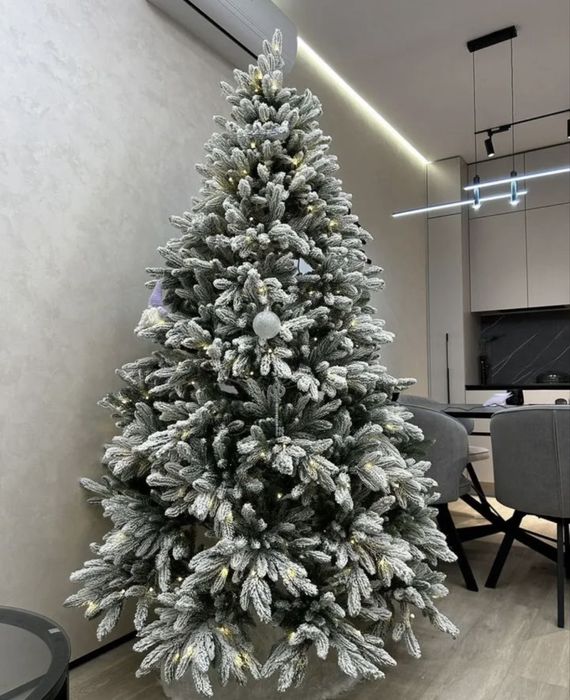 Елка искуственая