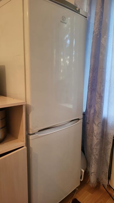 Холодильник INDESIT