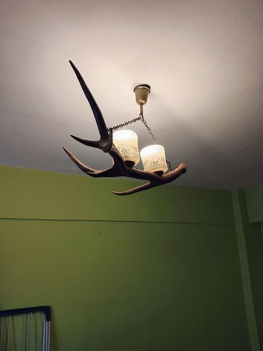 Candelabru din coarne de cerb