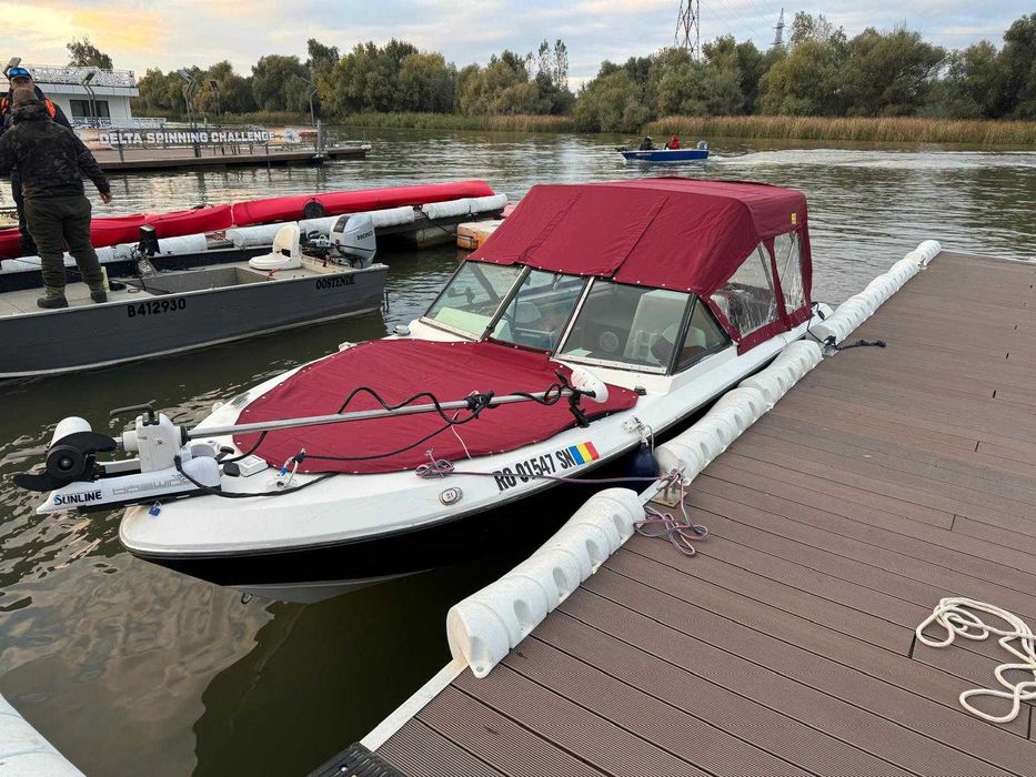 Se vinde Barca Regal Cantess 180 (bowrider)