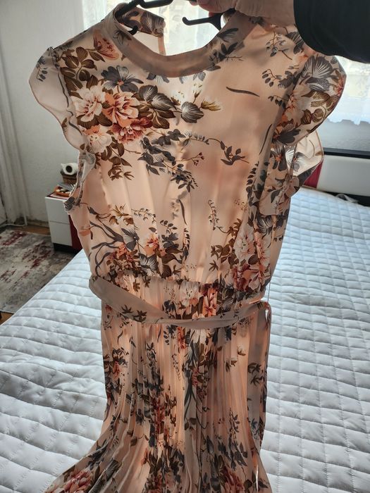 Продавам пролетно-летни  рокли