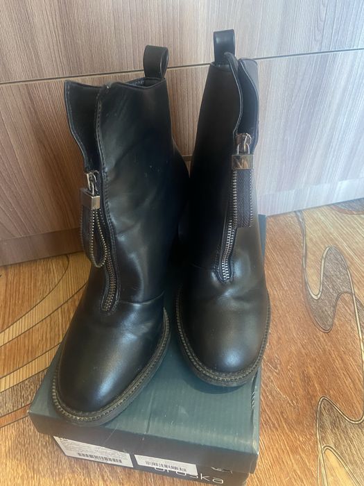 Продам женскую обувь