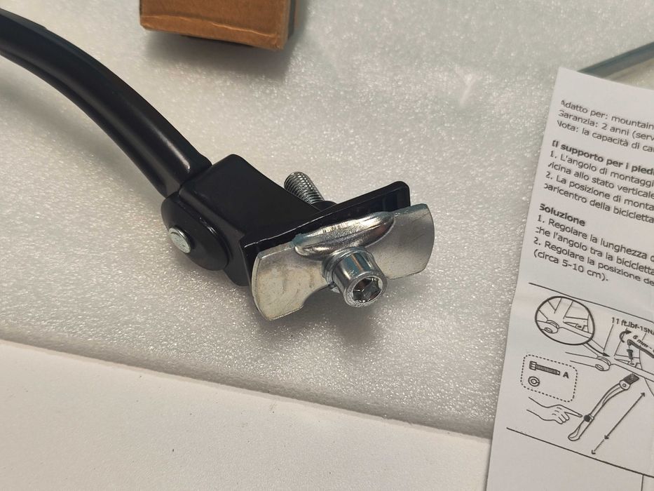 Регулируема стойка за велосипед 24/26/28", до 35 кг