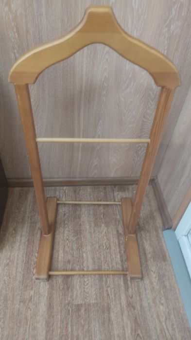 Продам напольные вешалки