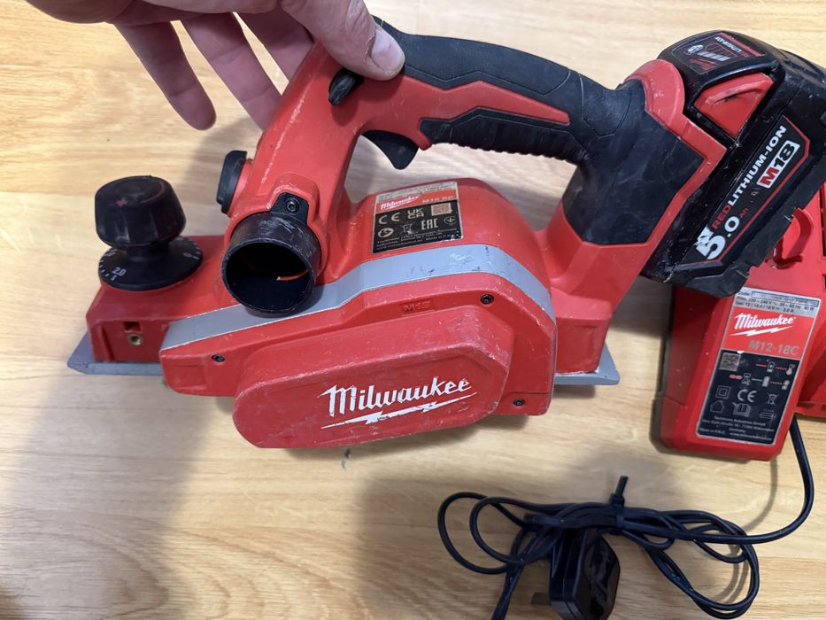 Ръчно Ренде Milwaukee M18 BP