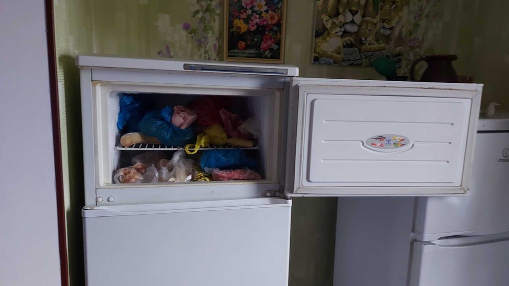 Холодильник " Atlant " продам