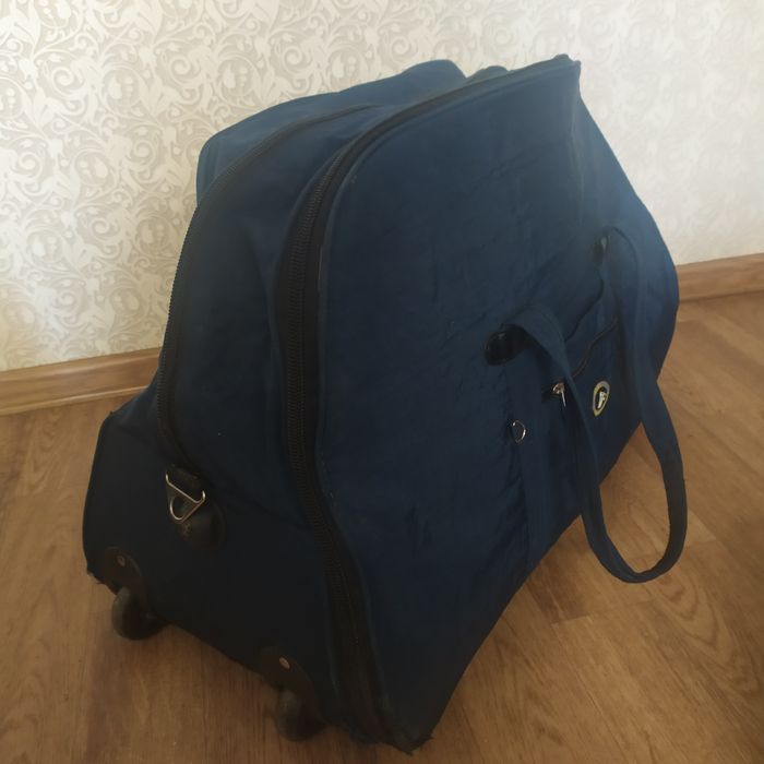 2 дорожные сумки на колесиках