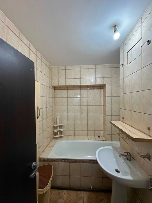 Apartament 3 camere de inchiriat